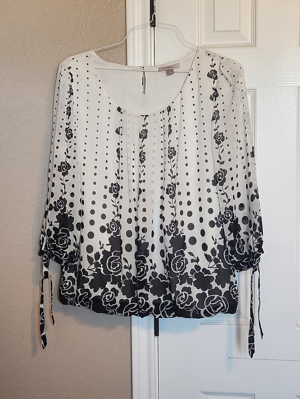 Roz & Ali White & Black Floral Dot Blouse - Lightweight Women’s Top